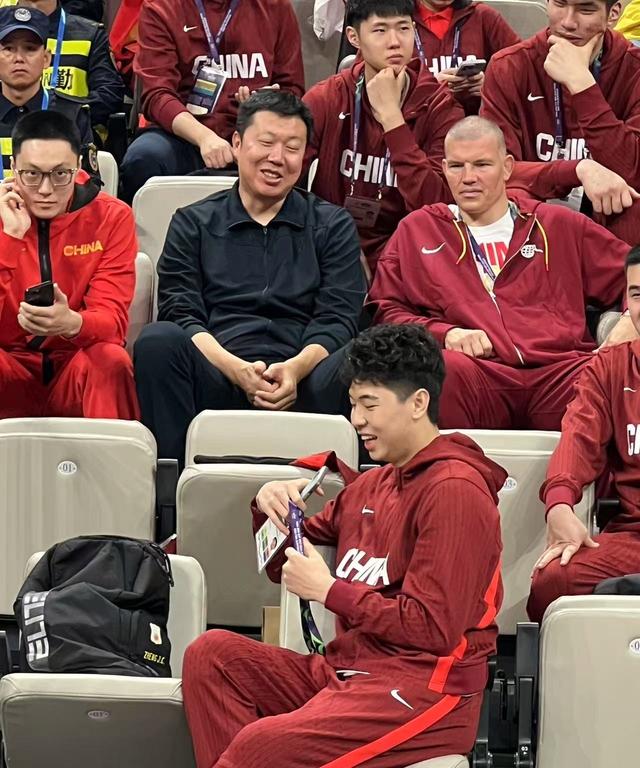 利记官方网站-新疆男篮状态回暖，与对手激烈对抗