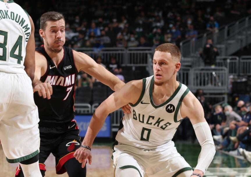 雄鹿后卫接受手术,赛季报销 雄鹿后卫接受手术,赛季报销