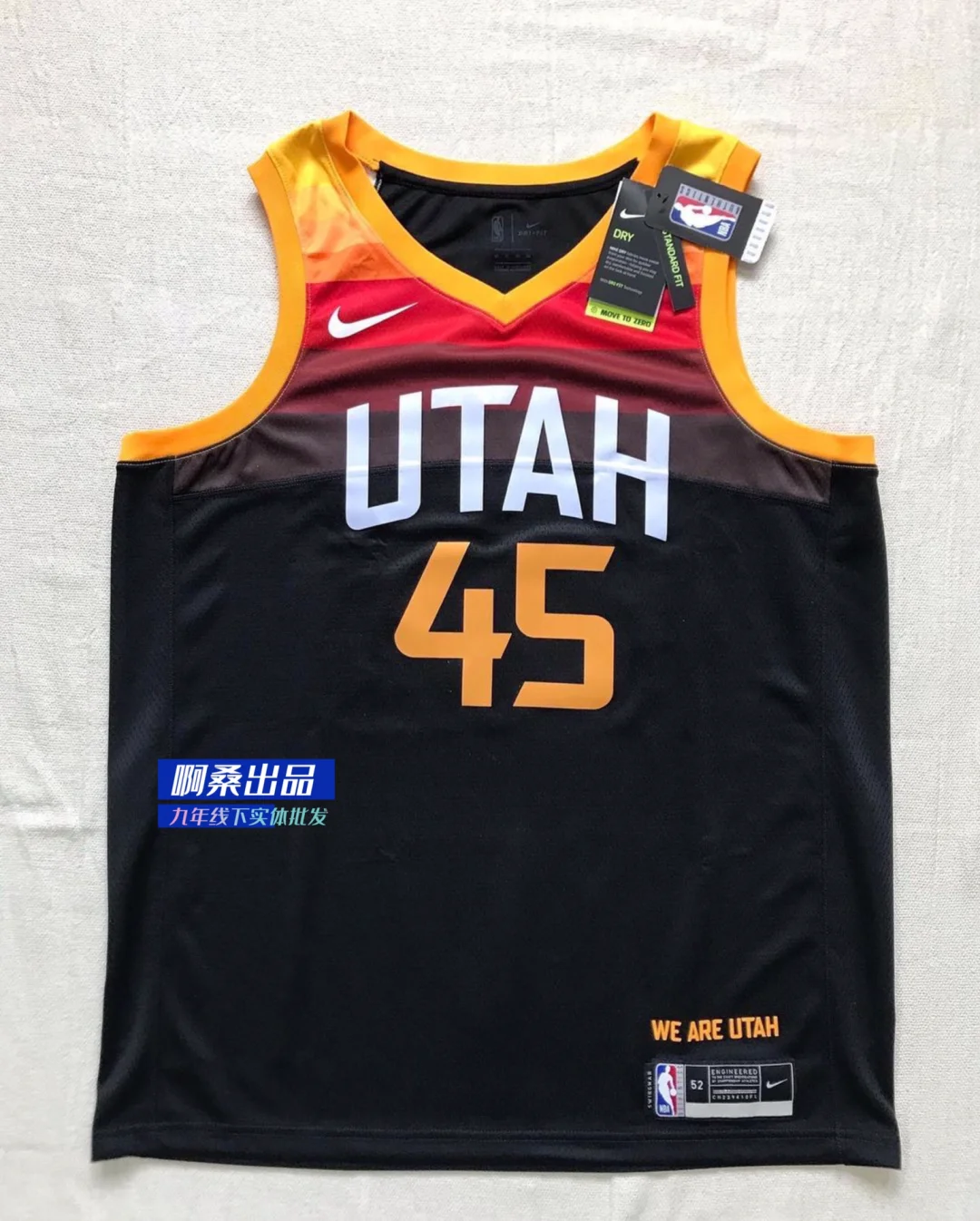 爵士主场大胜,米切尔高效砍下40+10 爵士主场大胜,米切尔高效砍下40+10