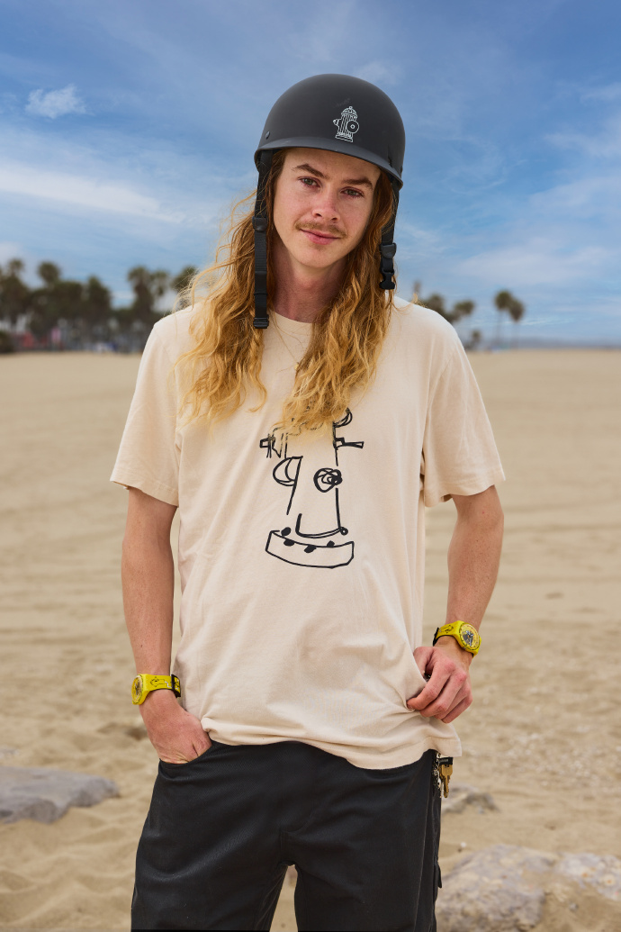 瑞士男子滑板选手惊艳表现 瑞士男子滑板选手惊艳表现