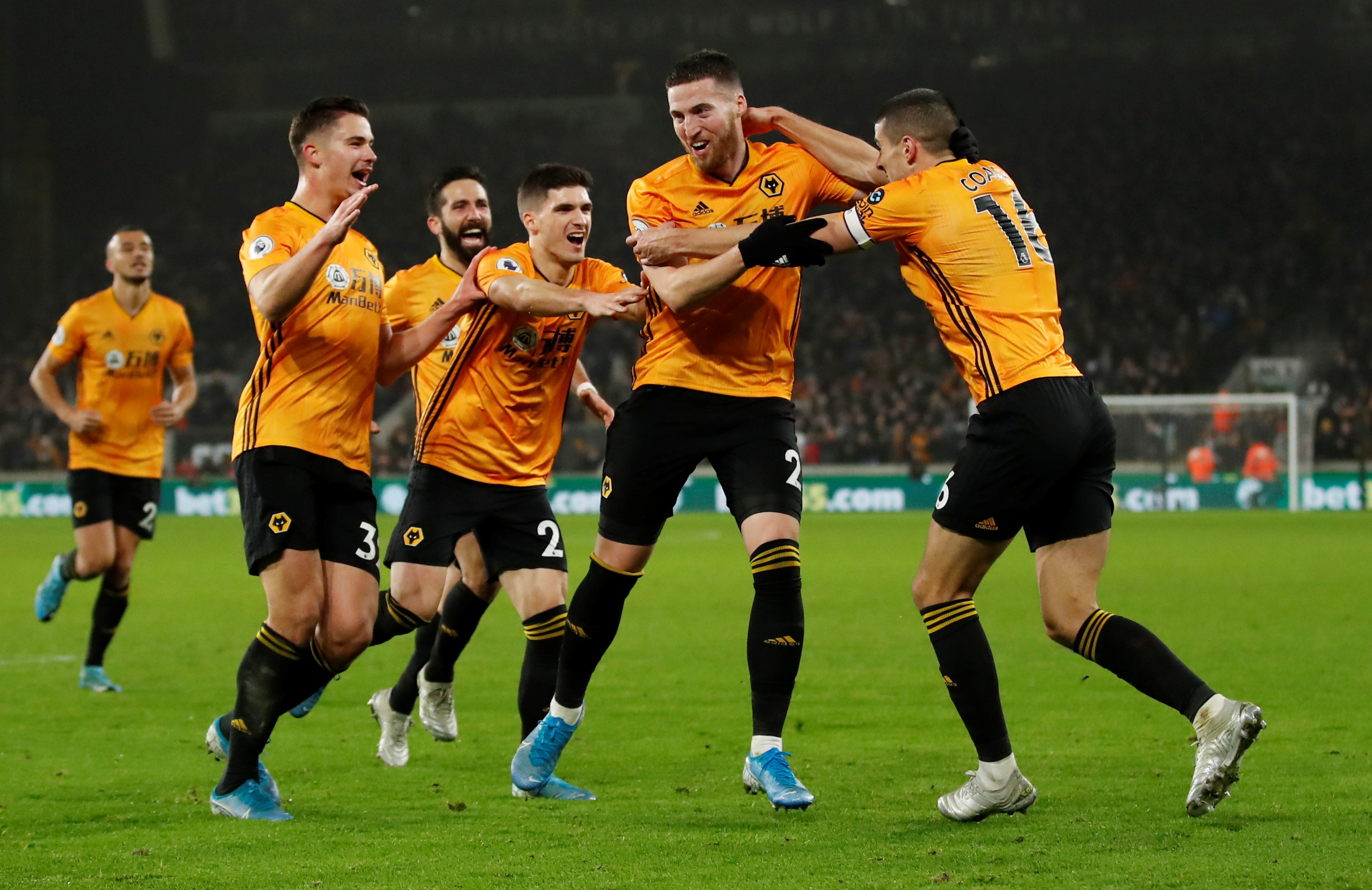 利记官网-阿森纳逆转狼队，喜获胜利