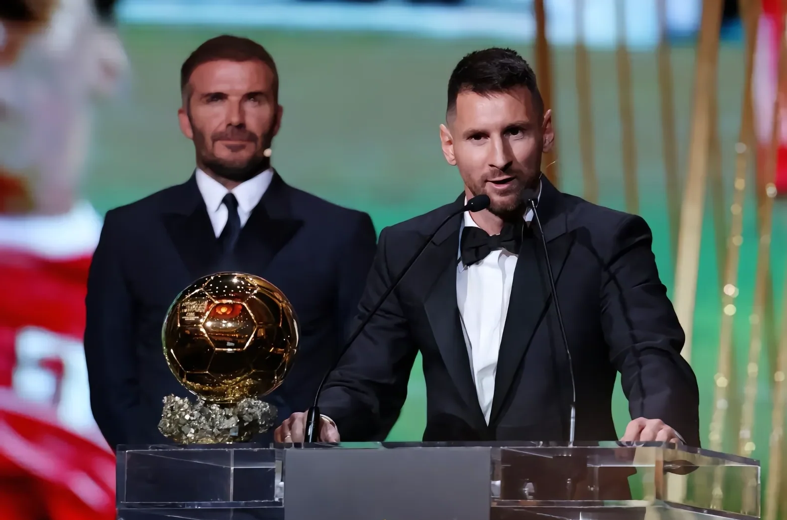 梅西领衔球队夺冠，在赛场上风头无两