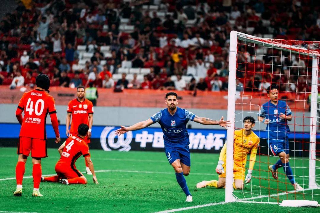 足球比赛最新消息传来,球迷欢欣鼓舞 足球比赛最新消息传来,球迷欢欣鼓舞