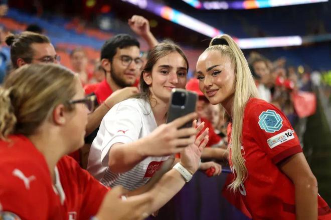 意大利女足再度晋级,女足世界杯冠军加冕 意大利女足再度晋级,女足世界杯冠军加冕