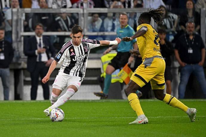 尤文图斯门将神勇扑救,守护球门不失一球 尤文图斯门将神勇扑救,守护球门不失一球