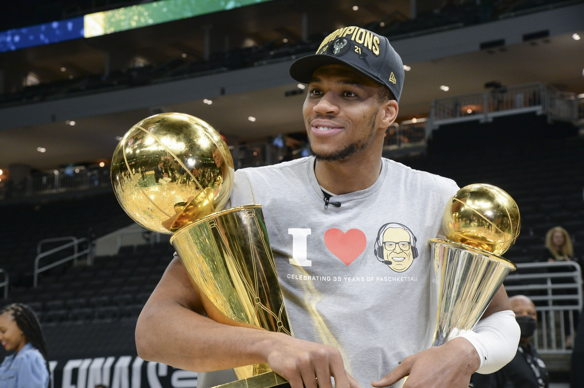 利记-火箭队球员接受专访，深化球迷对他的了解