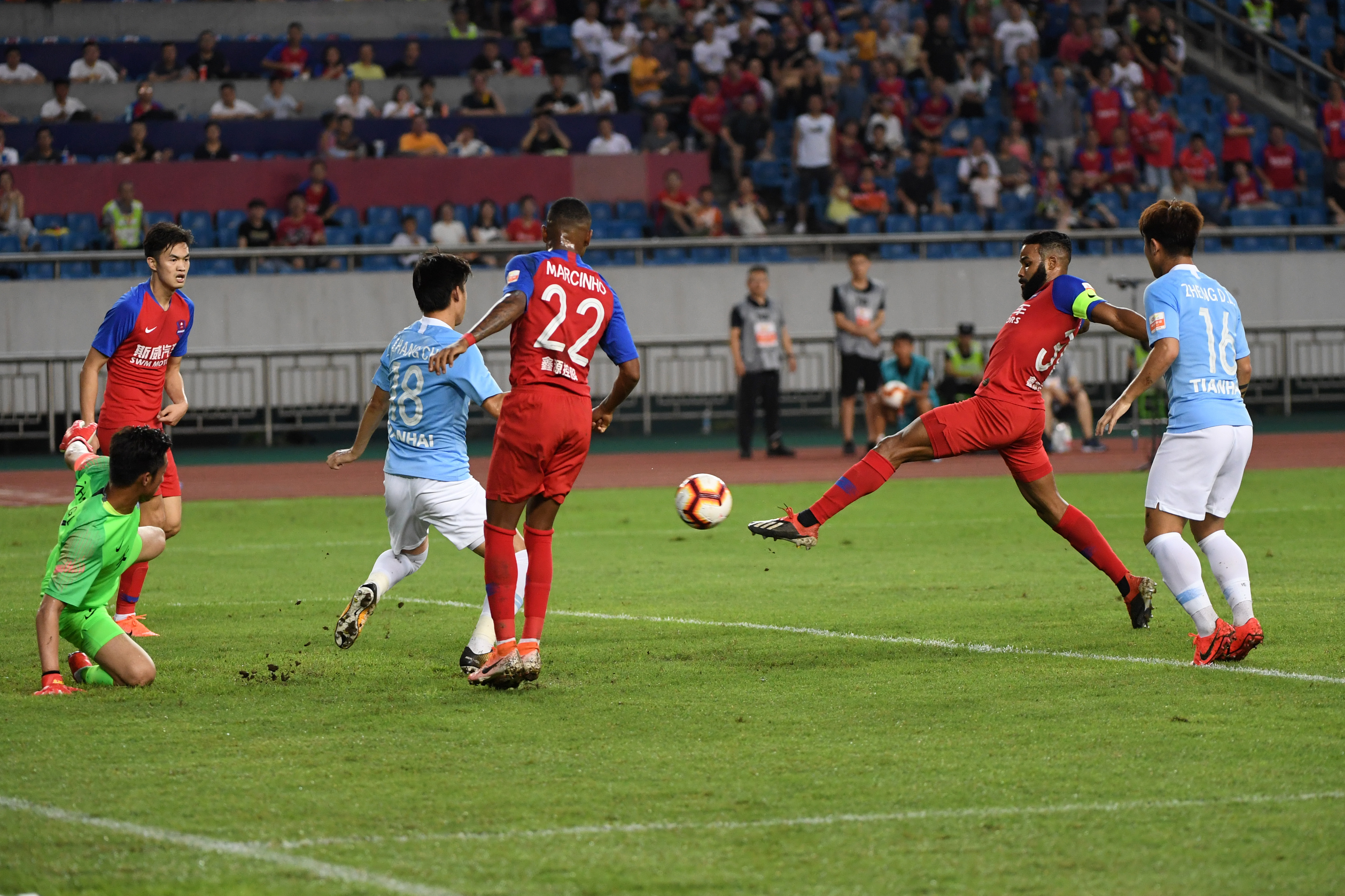 利记平台-广州恒大主场迎战重庆斯威，双方实力不相伯仲