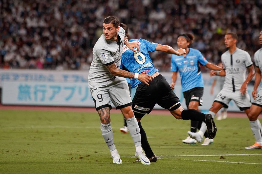 足球狂热！欧洲冠军联赛赛场再掀波澜！