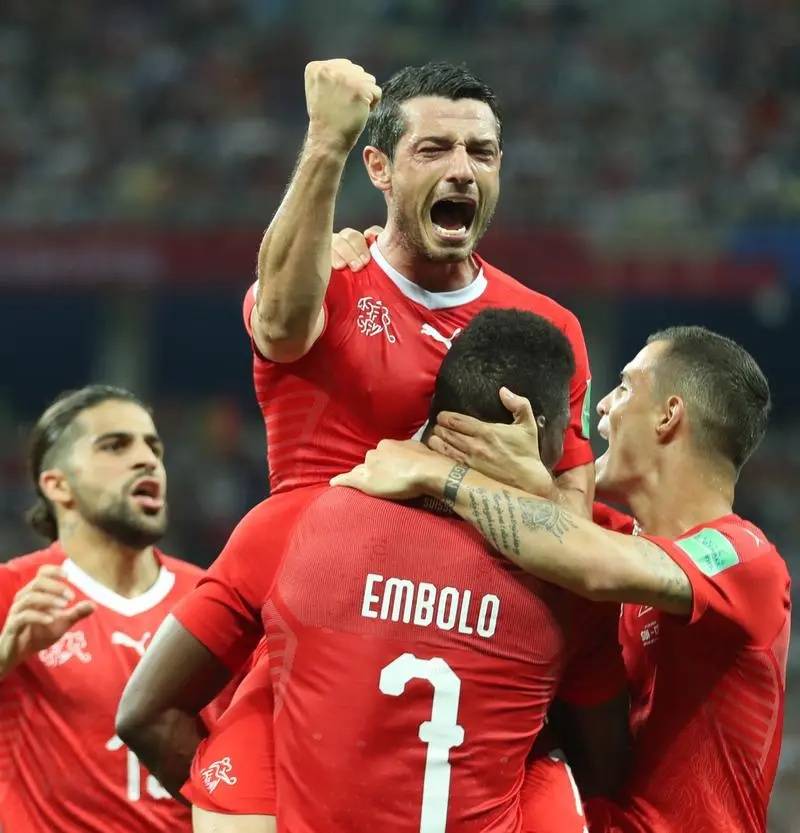 塞尔维亚队持续反击，强势晋级半决赛争夺