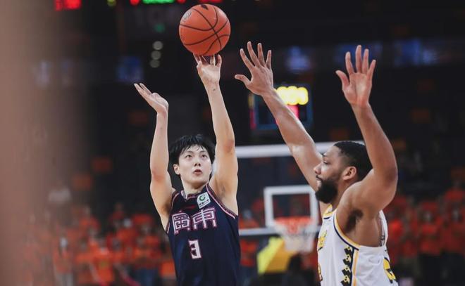 利记官网-CBA联赛季后赛即将展开，球队备战冲击冠军