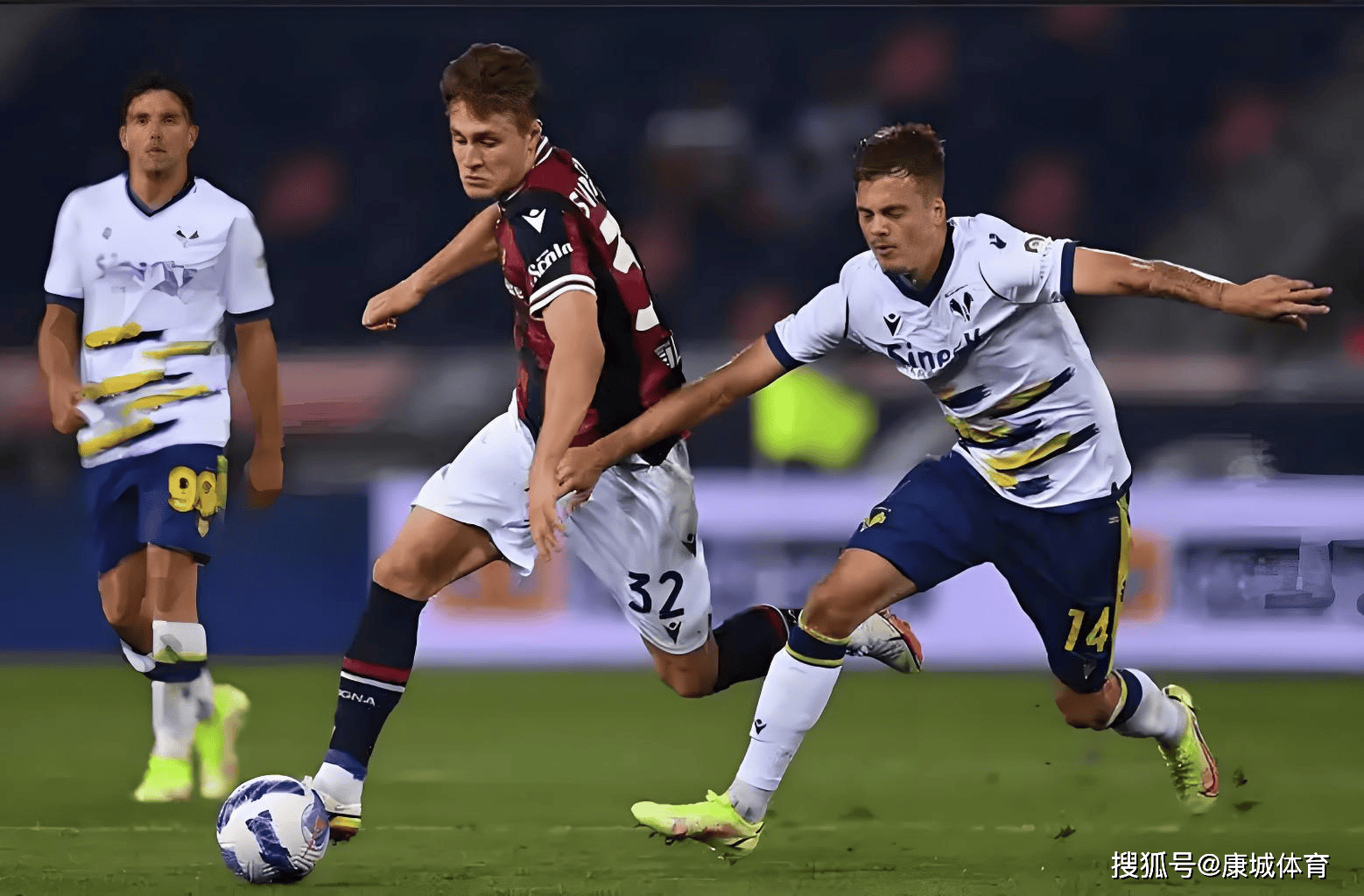 卡利亚里全队发挥出色，客场大胜实现豪取三分