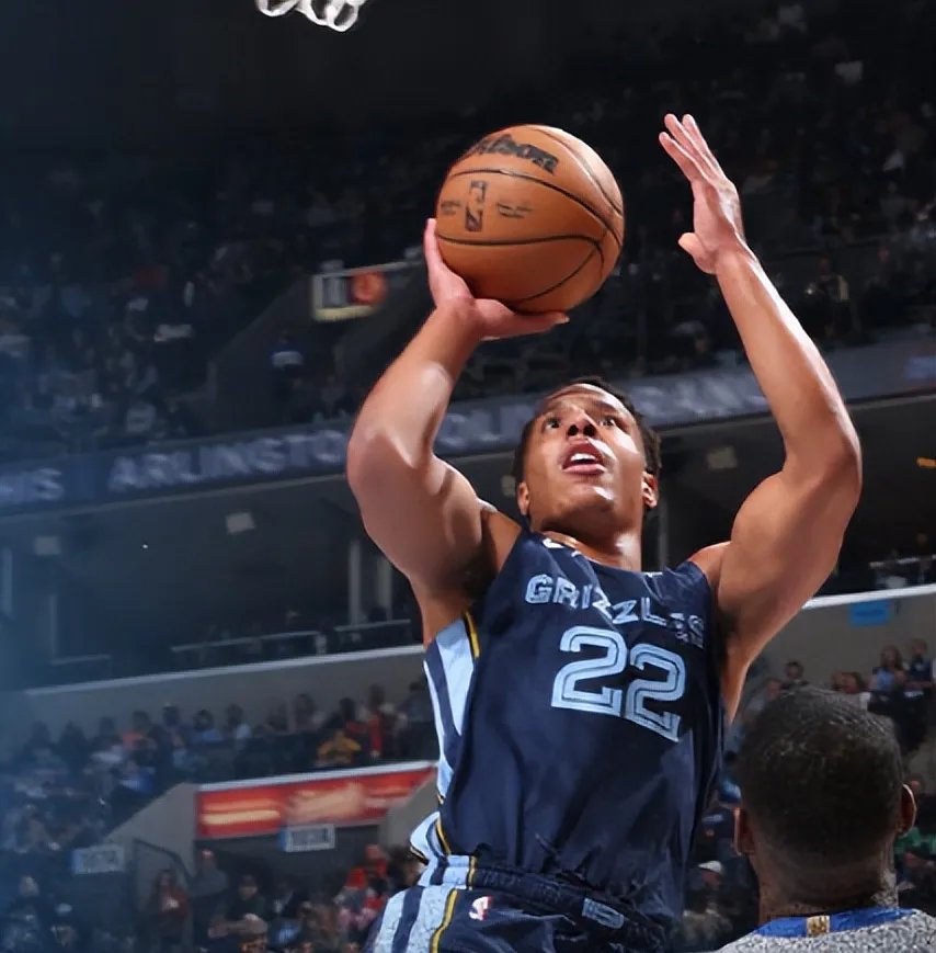 利记平台-灰熊惜败雷霆，莫兰特砍下30+但未能改变战局