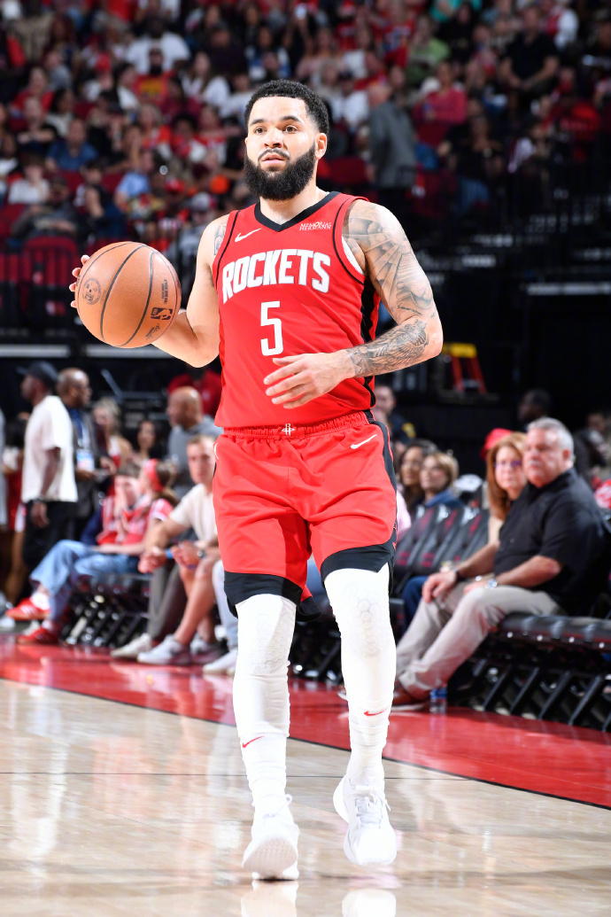 利记-猛龙战胜老鹰，范弗利特高光表演范弗利特出彩表现，猛龙击败老鹰