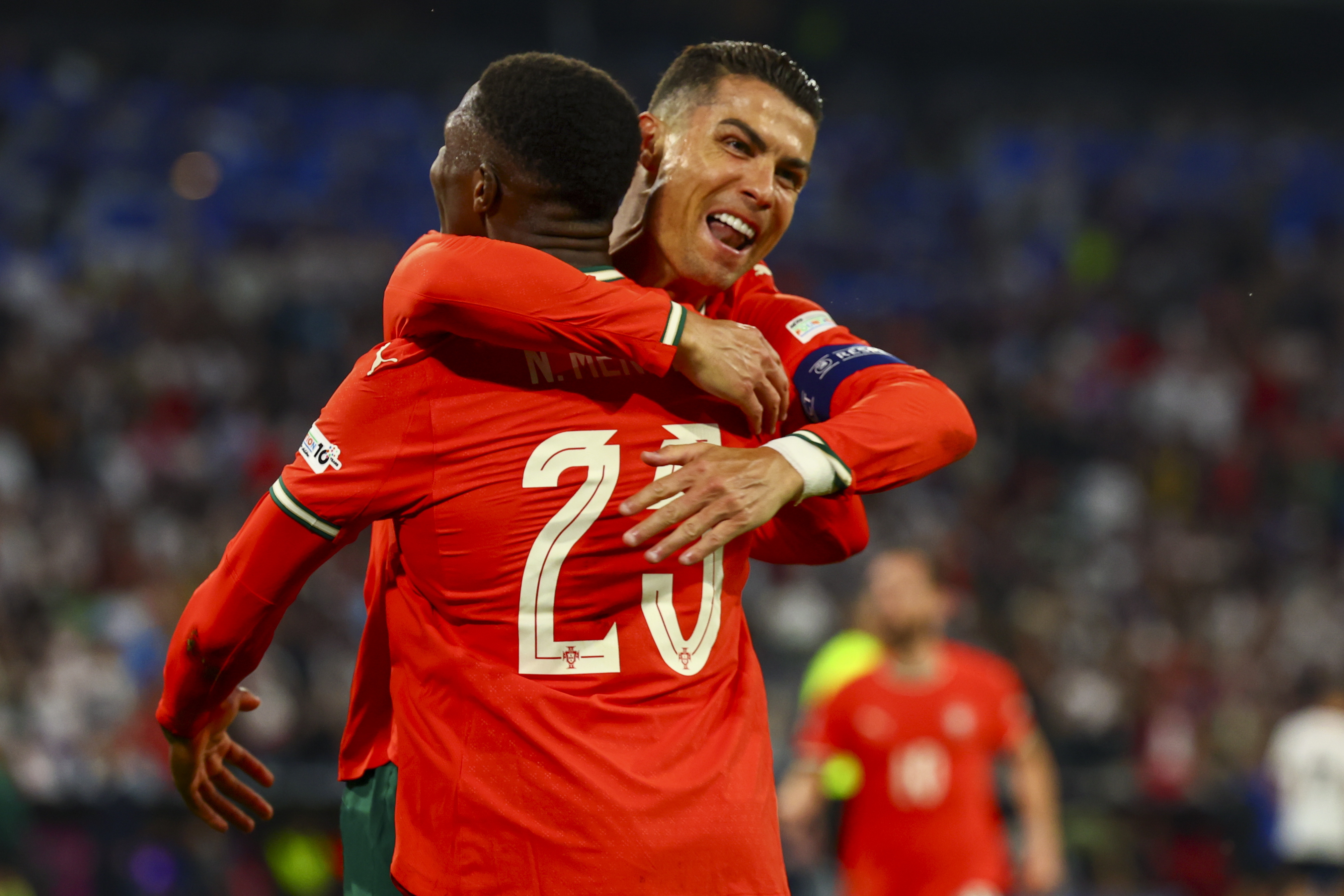 利记官网-足球迷们热议：欧国联比赛引发热烈讨论