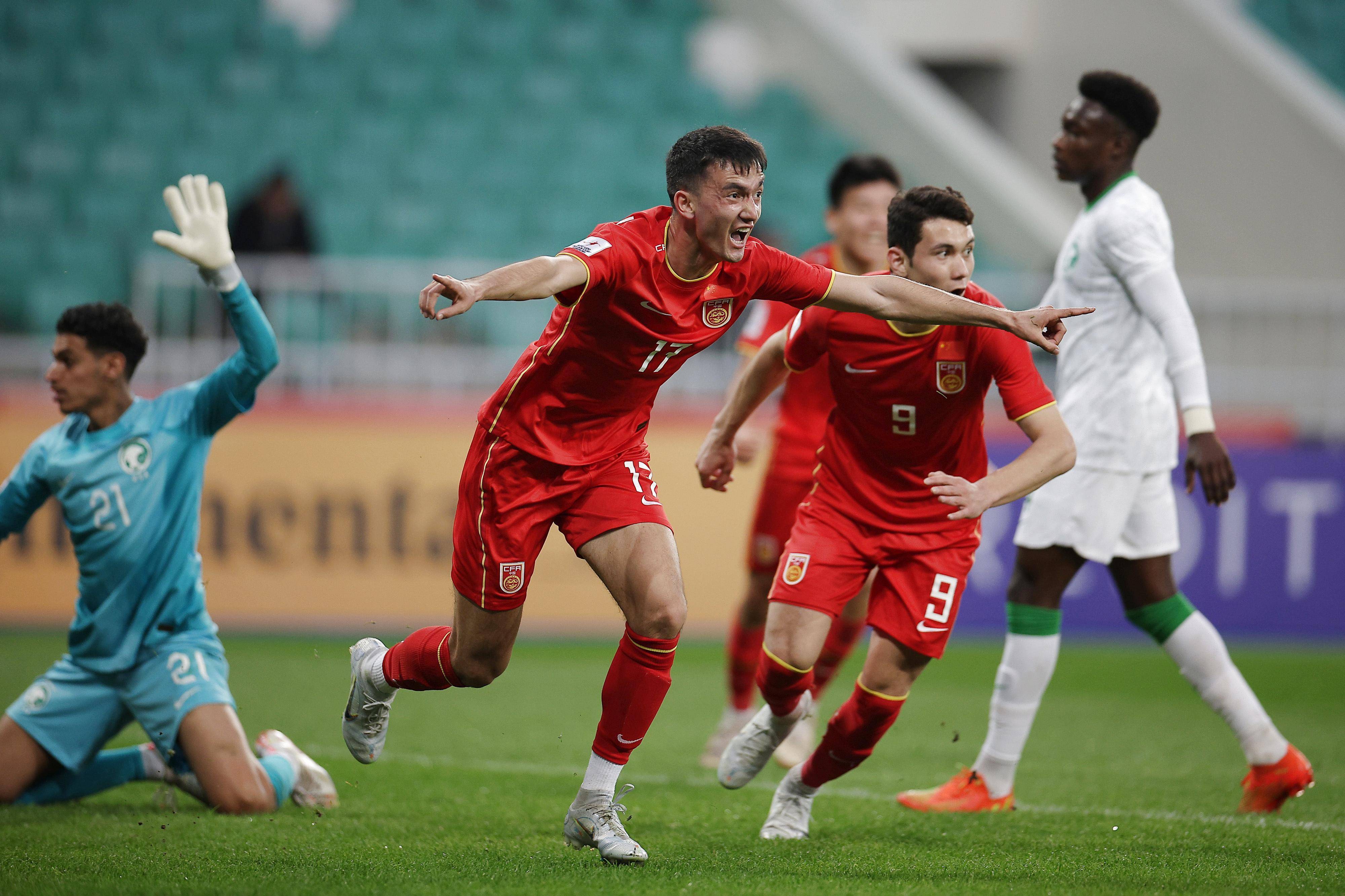 利记-亚洲足球赛事掀起热潮，球迷观战热情高涨