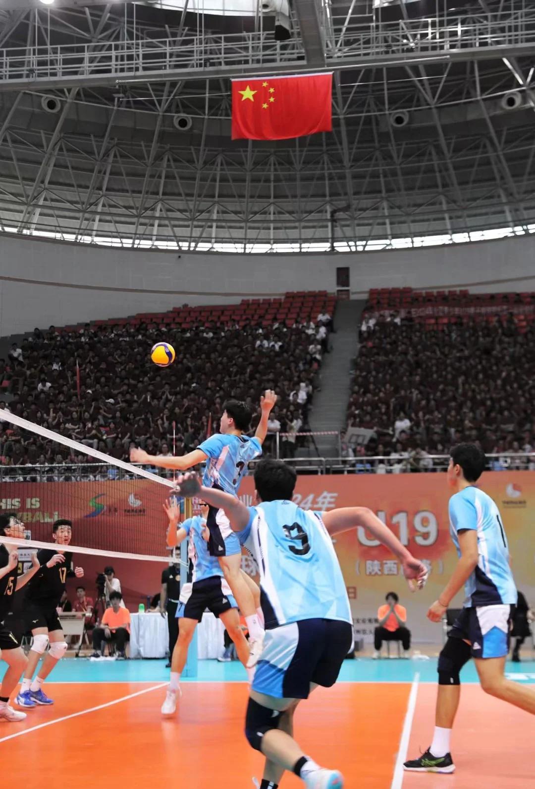 利记-锦标赛颁奖典礼现场感人，运动员欣喜悲伤交织