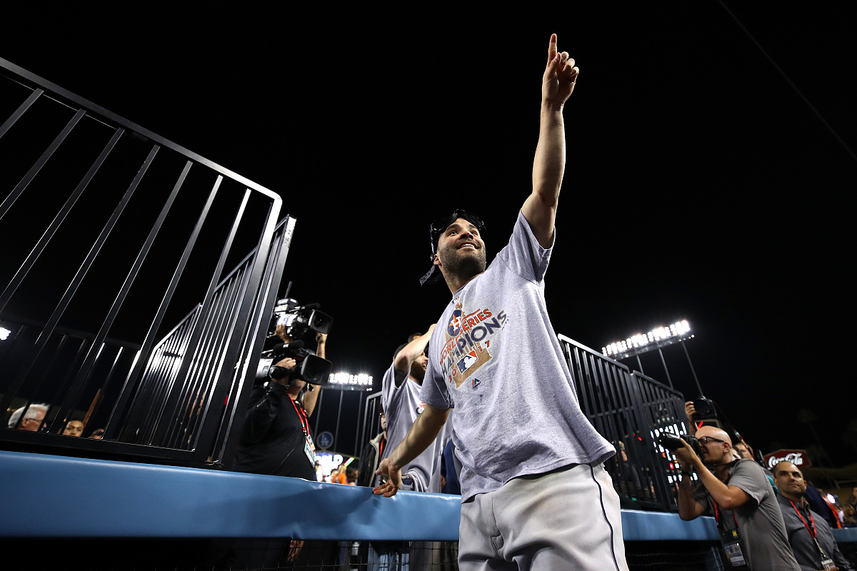 利记平台-NBA尖端球员挑战极限，篮球盛宴绽放激情