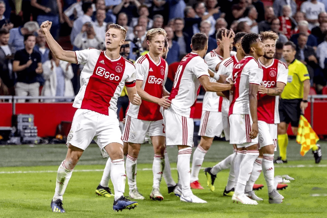 利记官网-切沃逼平阿贾克斯，夺得关键一分