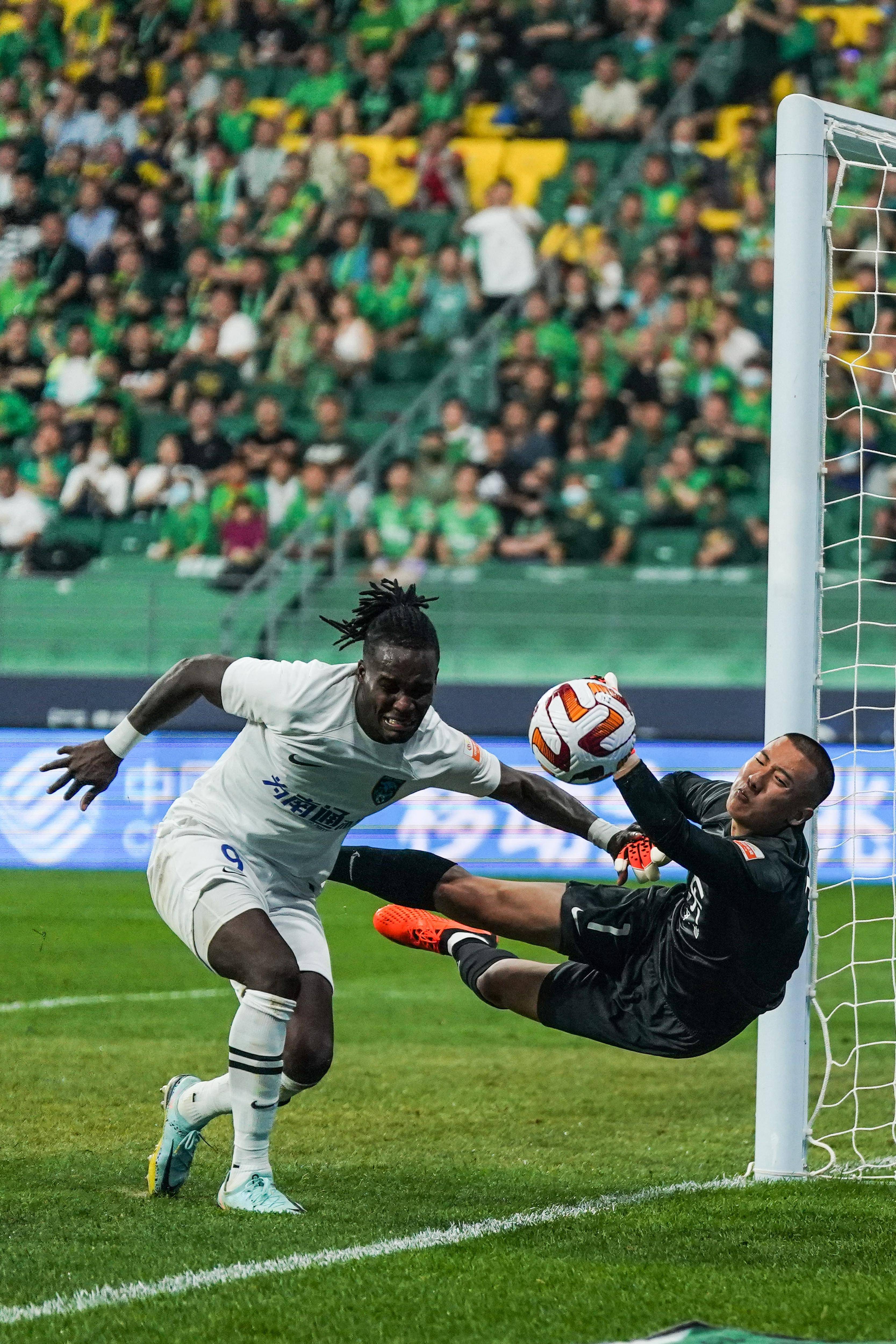 马竞门将发挥高水准,完成多次关键扑救 马竞门将发挥高水准,完成多次关键扑救