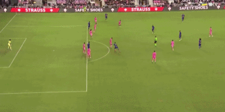 利记官方网站-阿贾克斯擒敌奥克兰，范考助攻两次破门