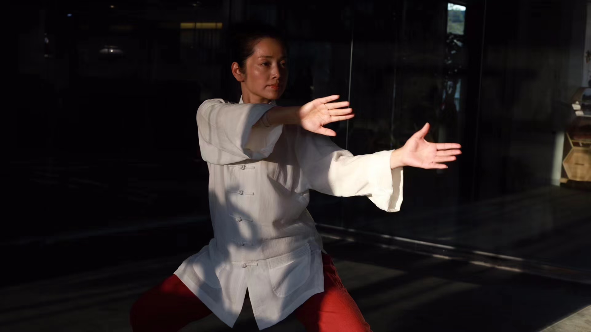 技惊四座！柔道高手灵活动作展现极致