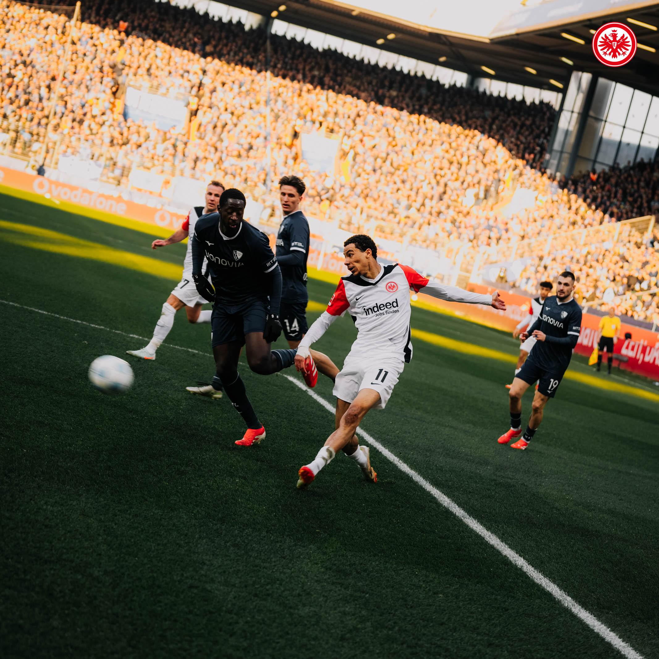 利记官网-法兰克福球迷热情喝彩，助力球队争取胜利