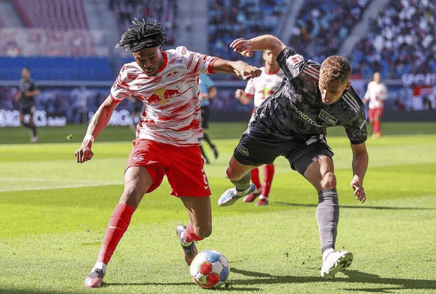 利记平台-雷根斯堡主场强势击败对手，夺得三分