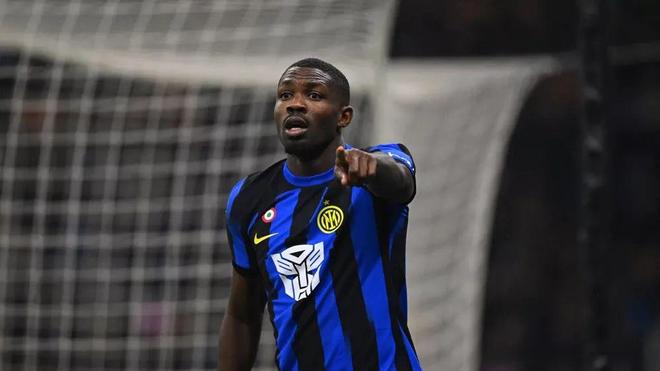 利记官网-利沃诺因战平那不勒斯实力平衡战绩稳定