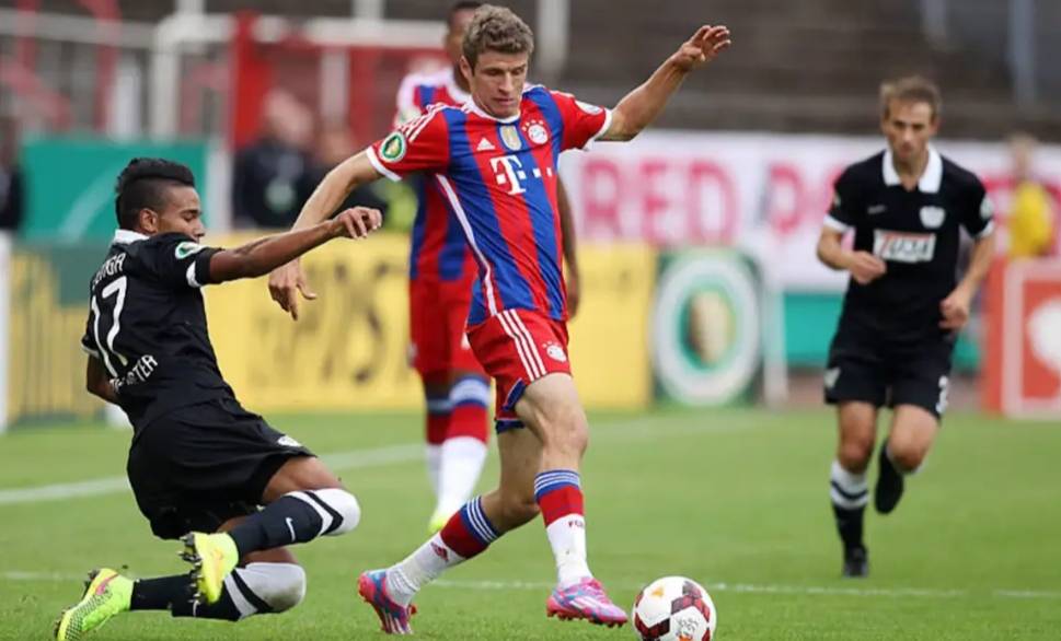 门神发挥出色,柏林赫塔成功击败对手 门神发挥出色,柏林赫塔成功击败对手