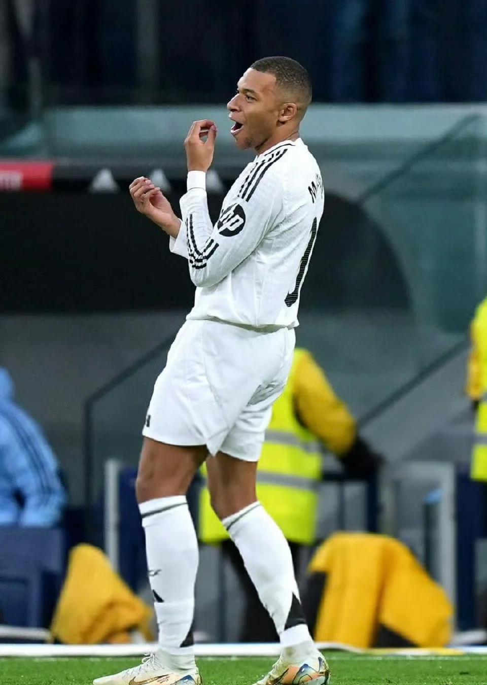 抢眼表现!皇马主场完胜,领先一步 抢眼表现!皇马主场完胜,领先一步