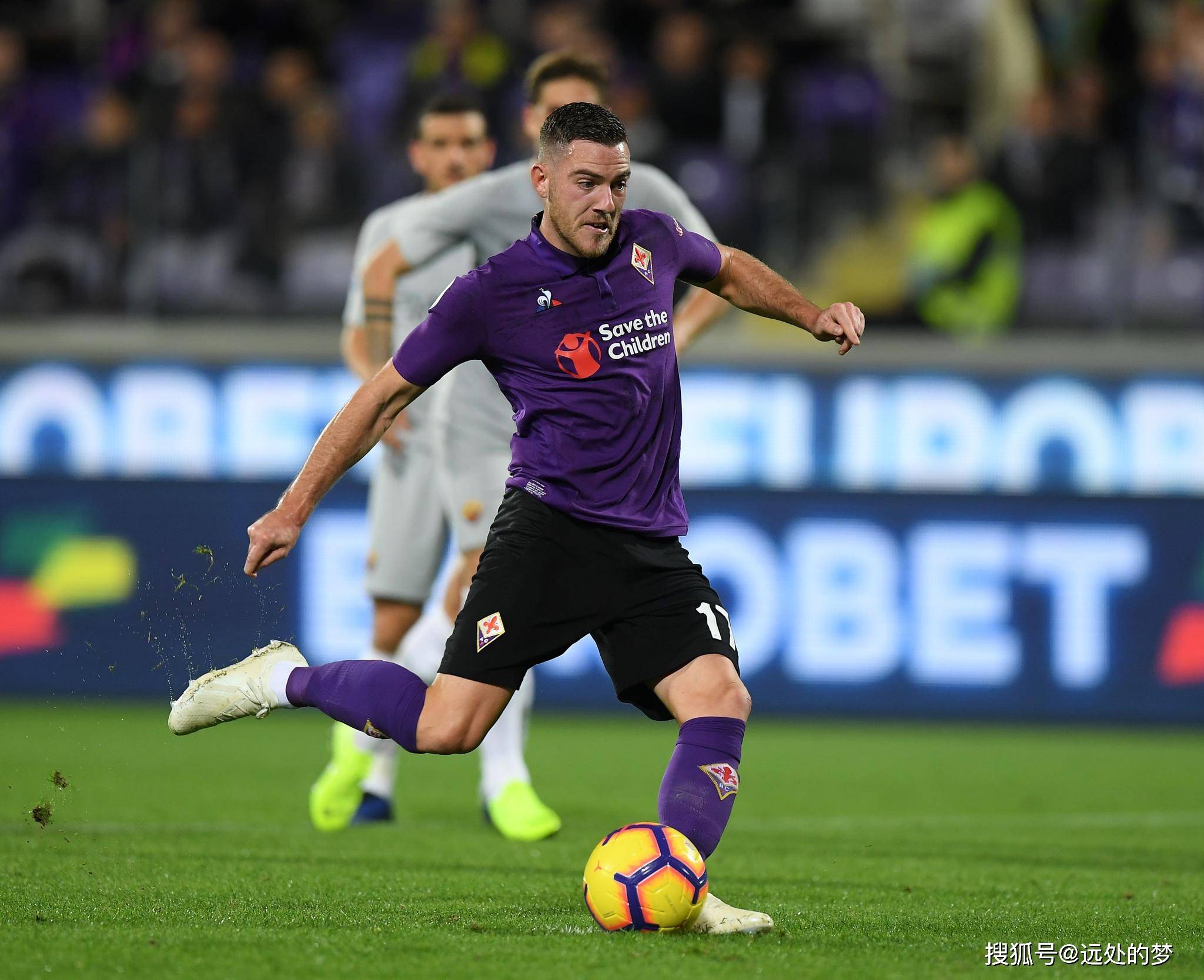 佛罗伦萨主场大胜,豪取三分全队振作 佛罗伦萨主场大胜,豪取三分全队振作