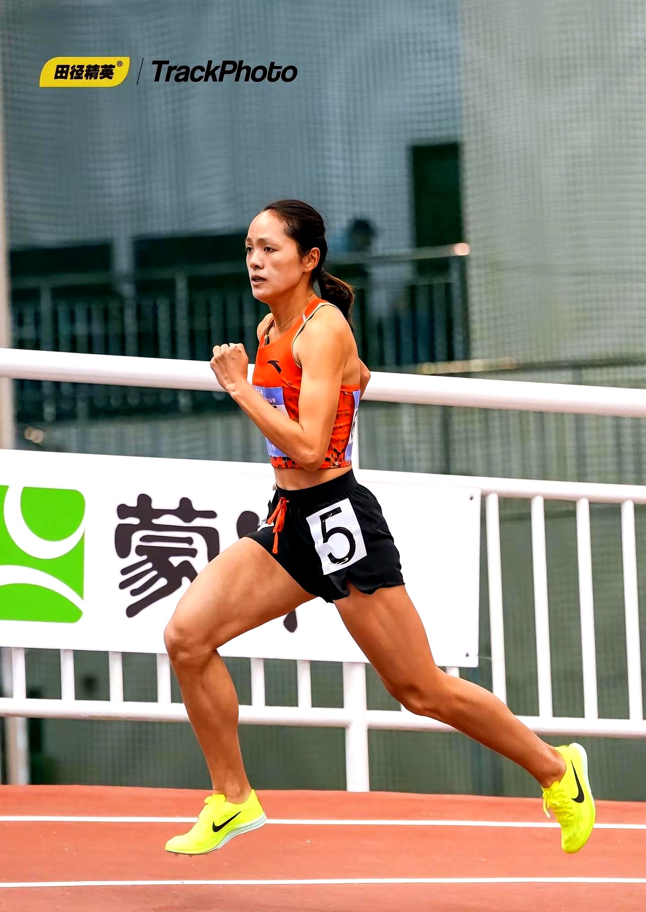 利记平台-田径女子800米：美国选手全力以赴夺魁