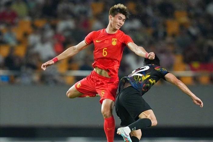 强队之争，亚洲足球赛事激情迸发