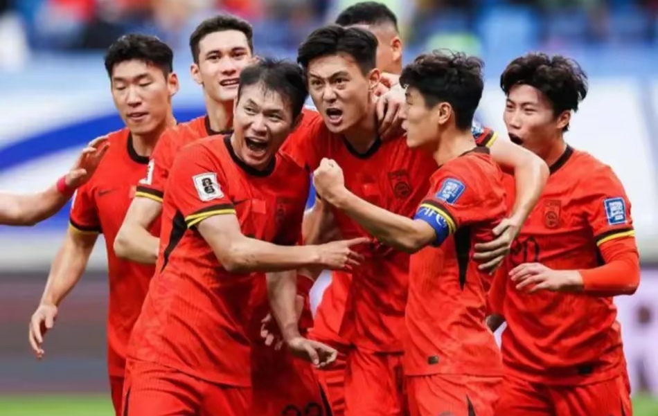 强队之争，亚洲足球赛事激情迸发