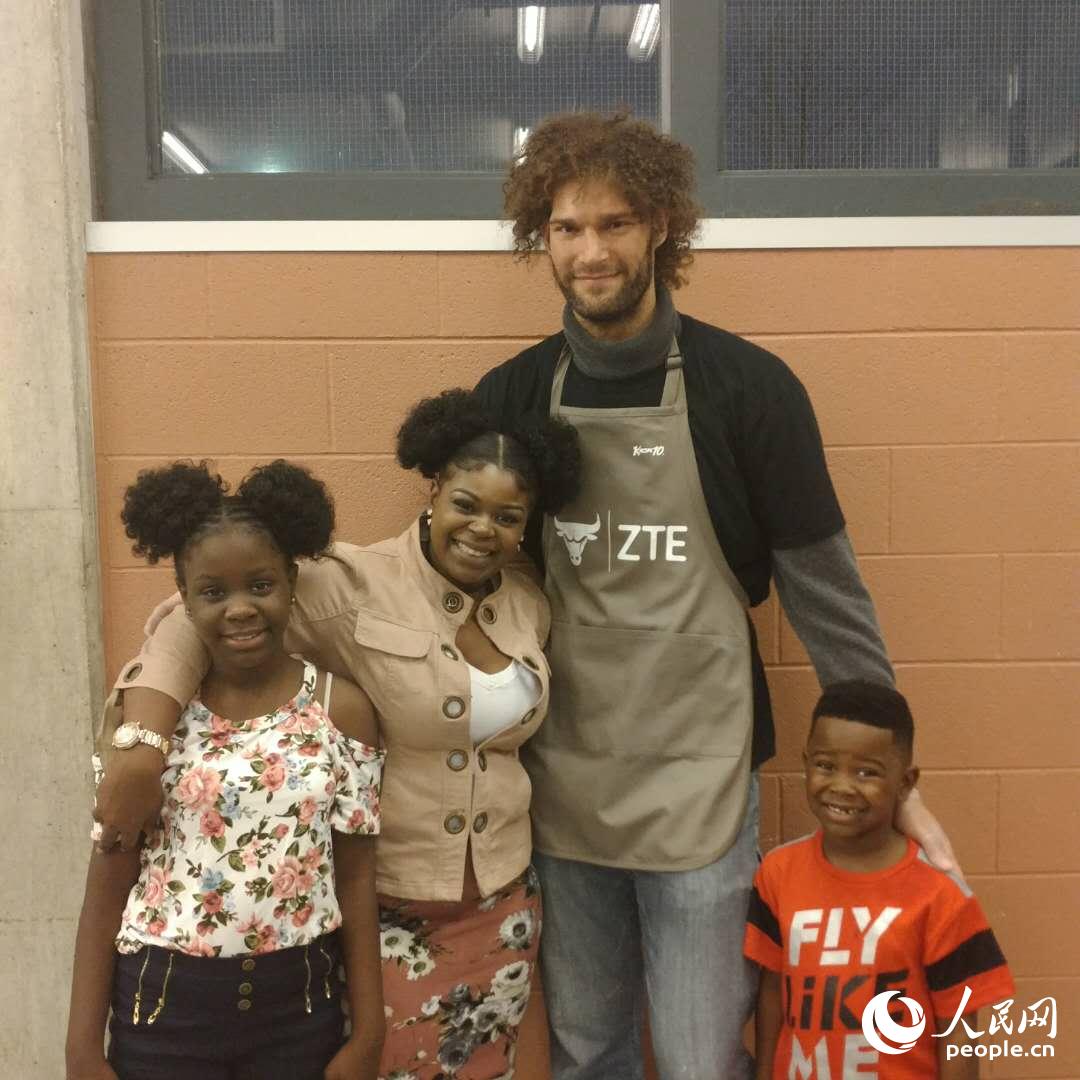 利记-NBA球员进行公益活动传递爱心