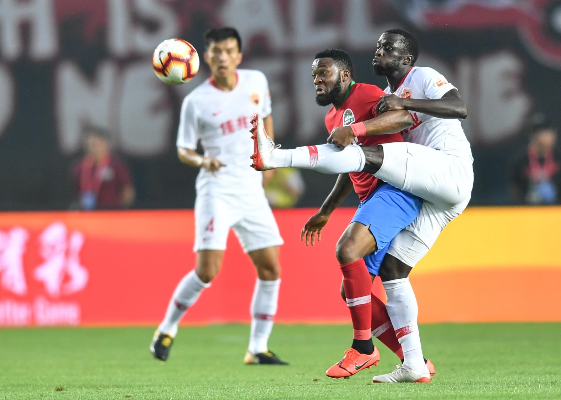 利记官方网站-河南建业在主场击败广州恒大，表现抢眼