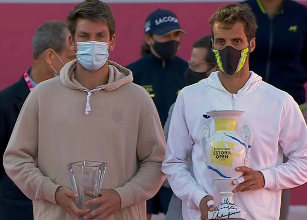 利记官方网站-阿尔巴与拉莫斯将在下周的比赛中展开对决