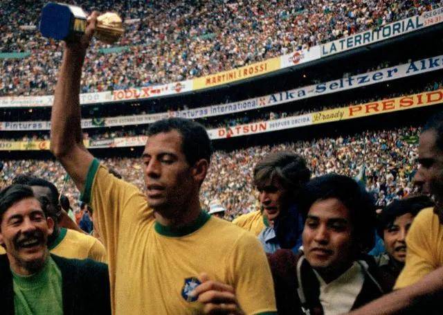 利记官网-顽强备战，球队最终战胜对手抢夺冠军