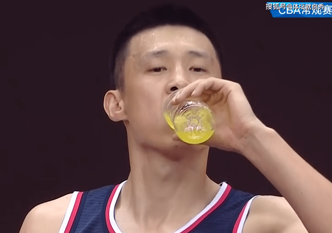 利记平台-球队主控场上调令动作横空出世，总教练意外大呼神