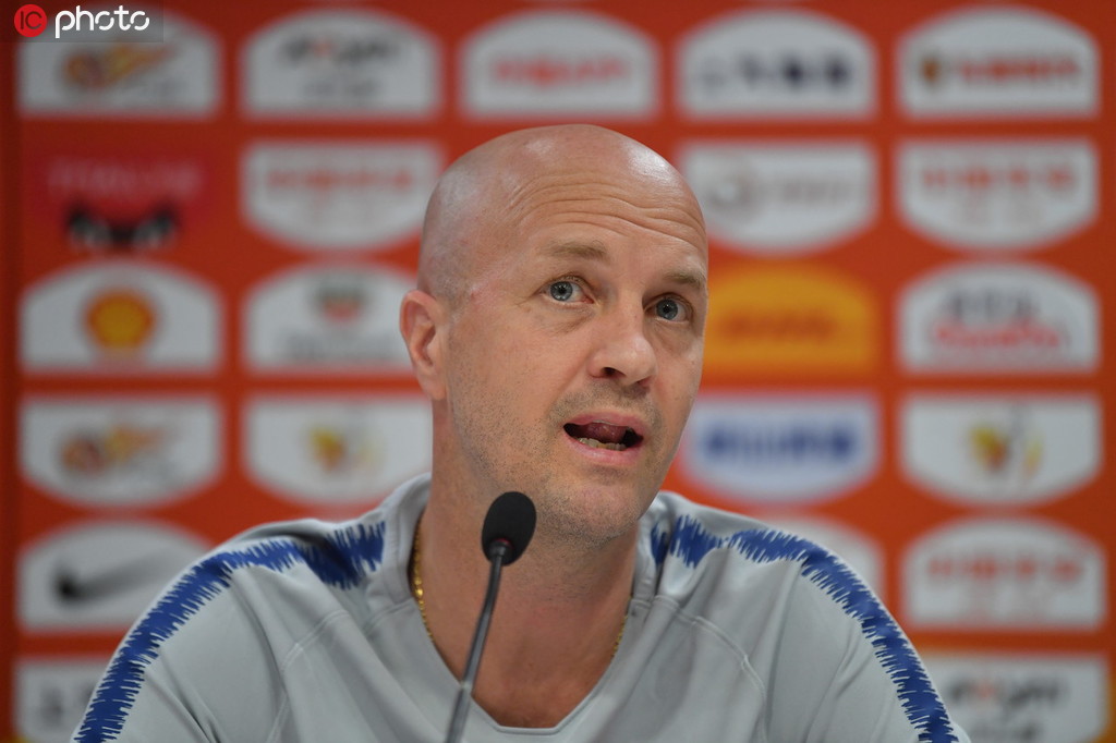 利记-沙尔克04失利遇冷，危机重重需全队努力