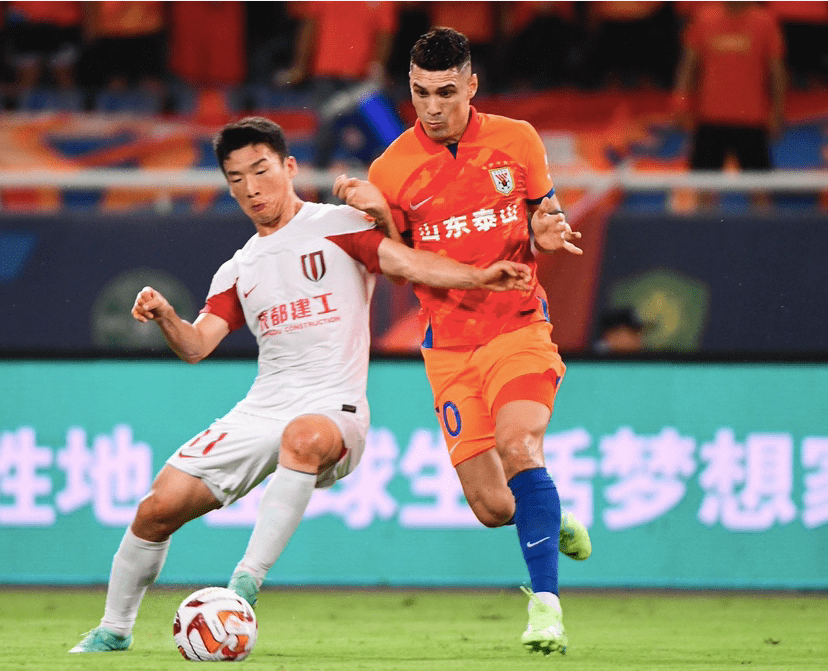 利记平台-利物浦中场展现统治力，继续领跑积分榜