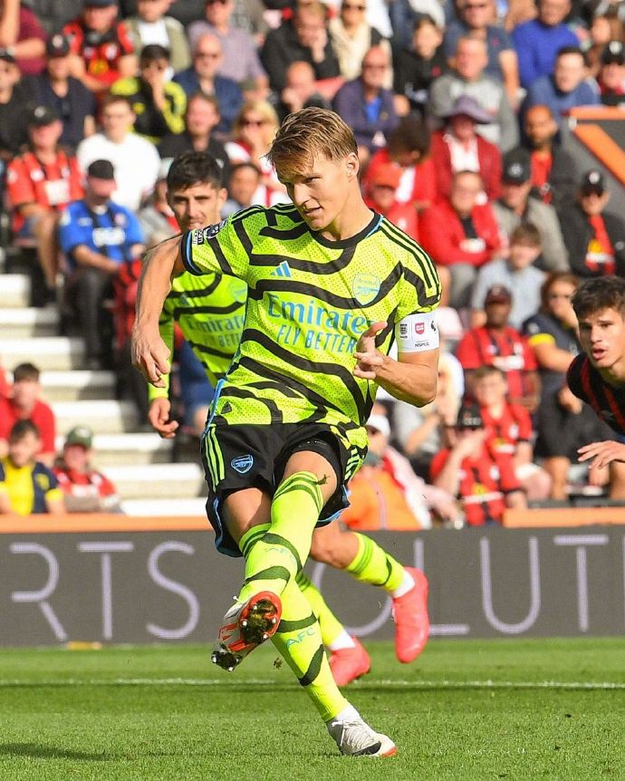 阿森纳击败伯恩茅斯,积分继续领跑 阿森纳击败伯恩茅斯,积分继续领跑