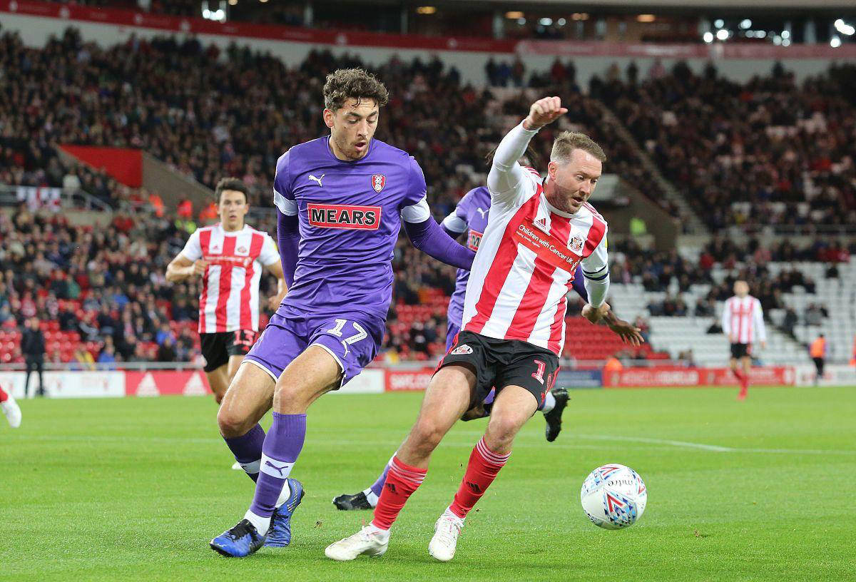 斯帕尔击败帕尔马，争取保级希望