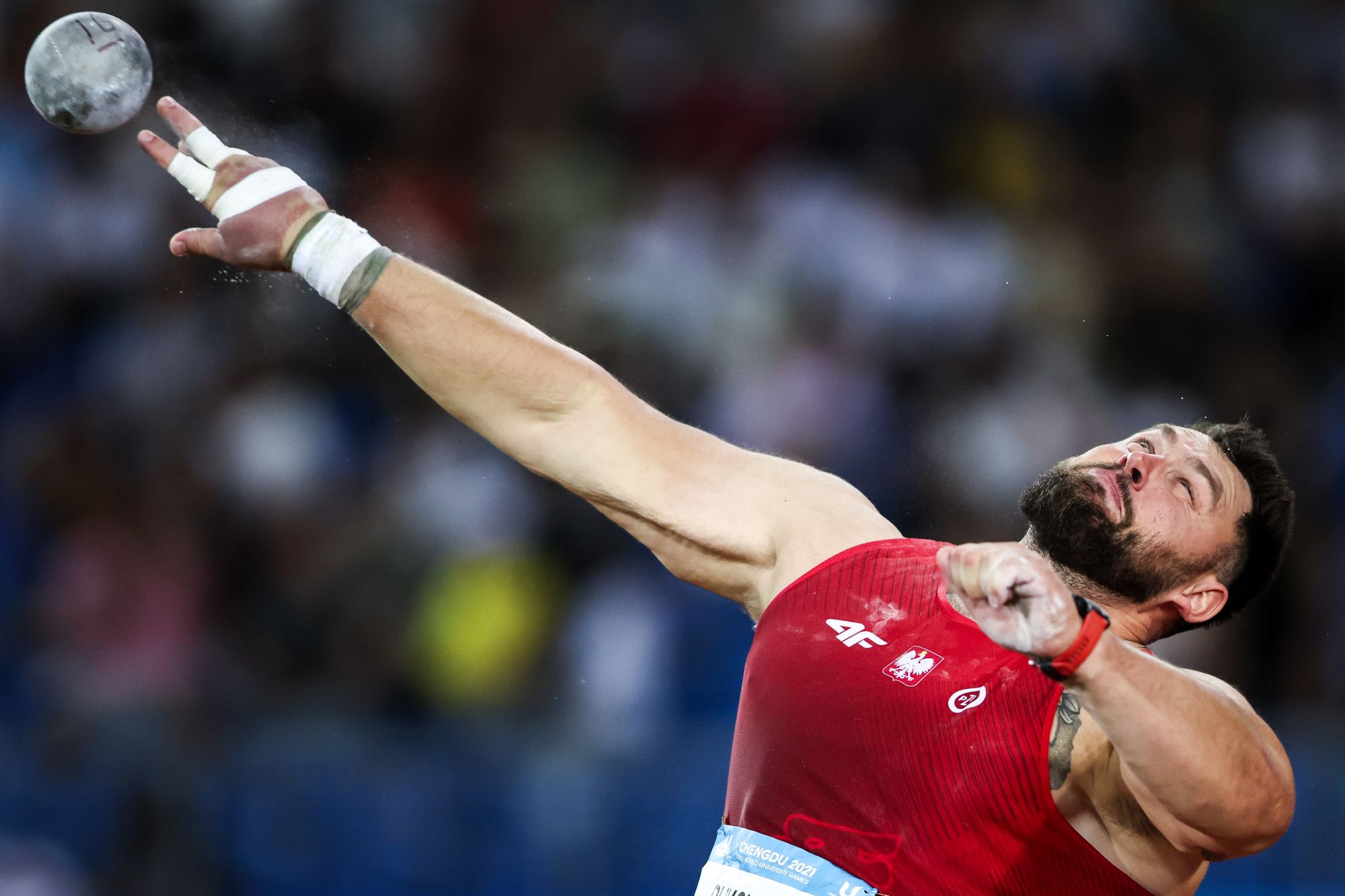 运动员们在赛场上展现出色的技艺 运动员们在赛场上展现出色的技艺