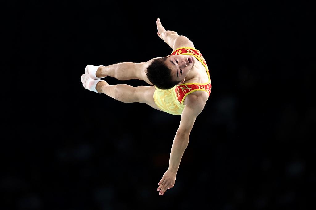 运动员们在赛场上展现出色的技艺 运动员们在赛场上展现出色的技艺