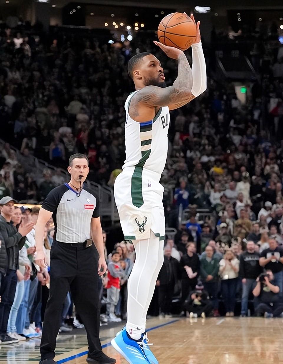 利记官网-雄鹿再胜篮网,继续保持不败