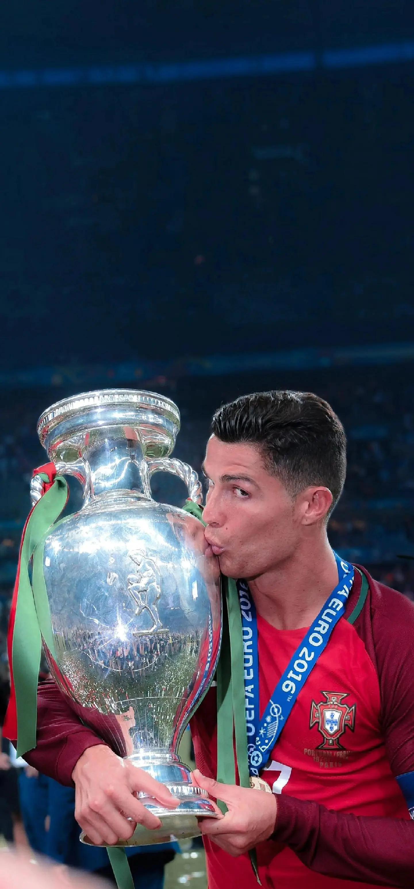 葡萄牙小组赛全胜,晋级欧洲杯八强 葡萄牙小组赛全胜,晋级欧洲杯八强