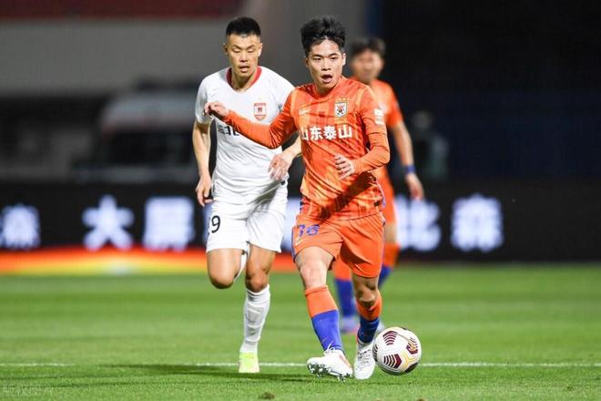 山东鲁能全力迎战,冲刺亚冠出线 山东鲁能全力迎战,冲刺亚冠出线