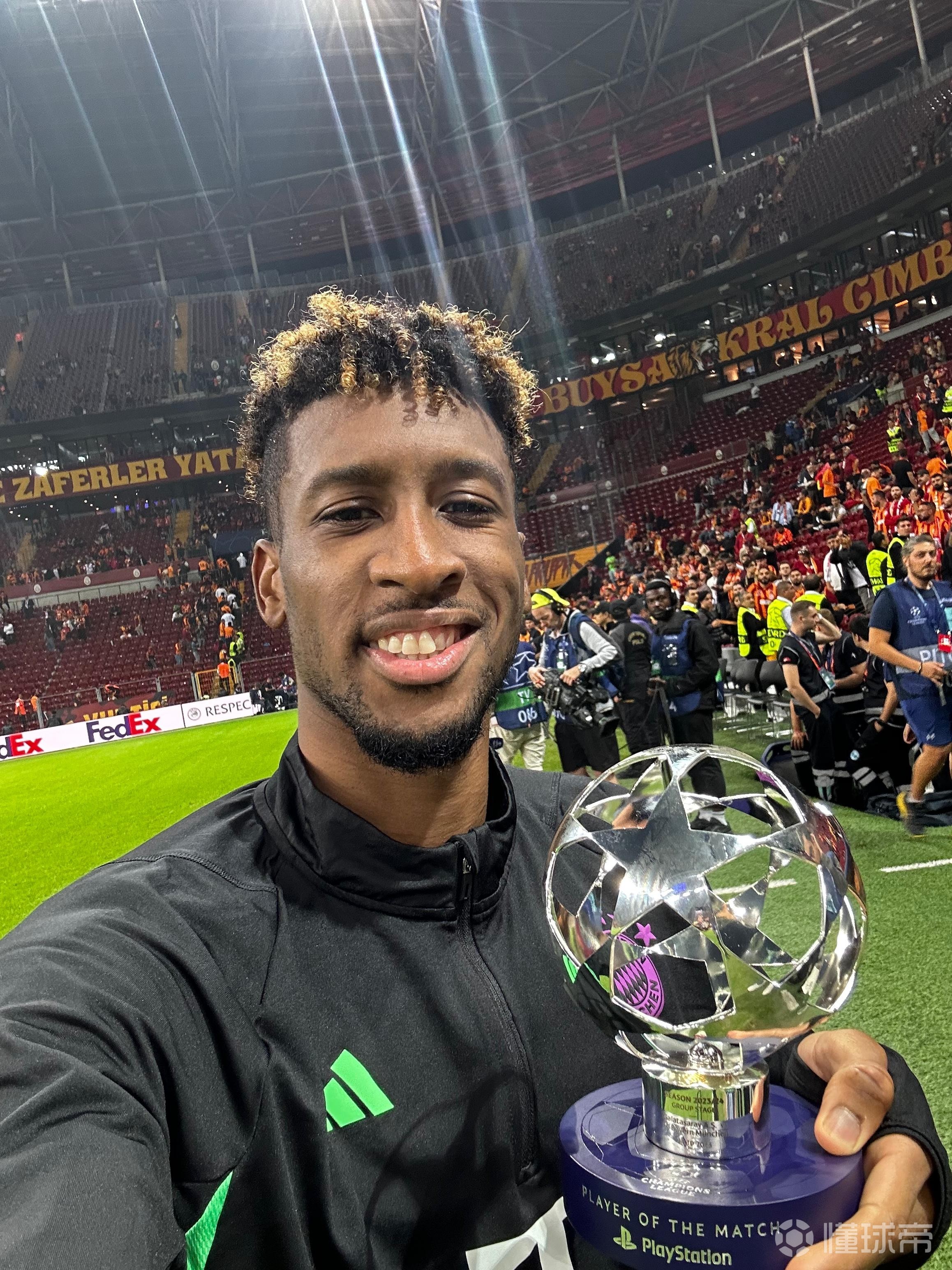 利记官网-欧冠比赛精彩绝伦，球员技术精湛