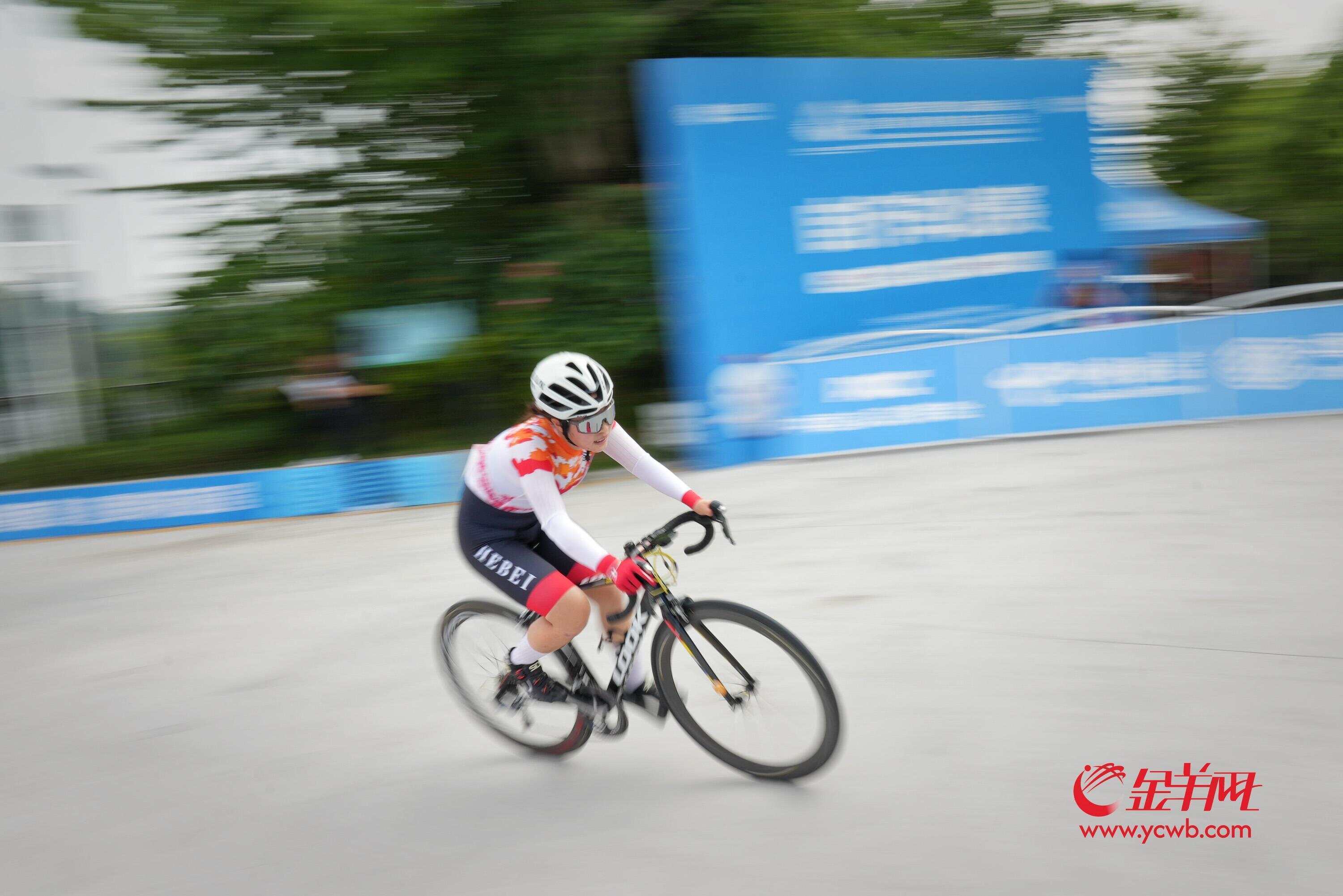 利记官网-自行车女子公路赛激烈角逐，荷兰选手速度夺冠！